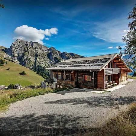 Capieu - Le Barn - Ovo Network